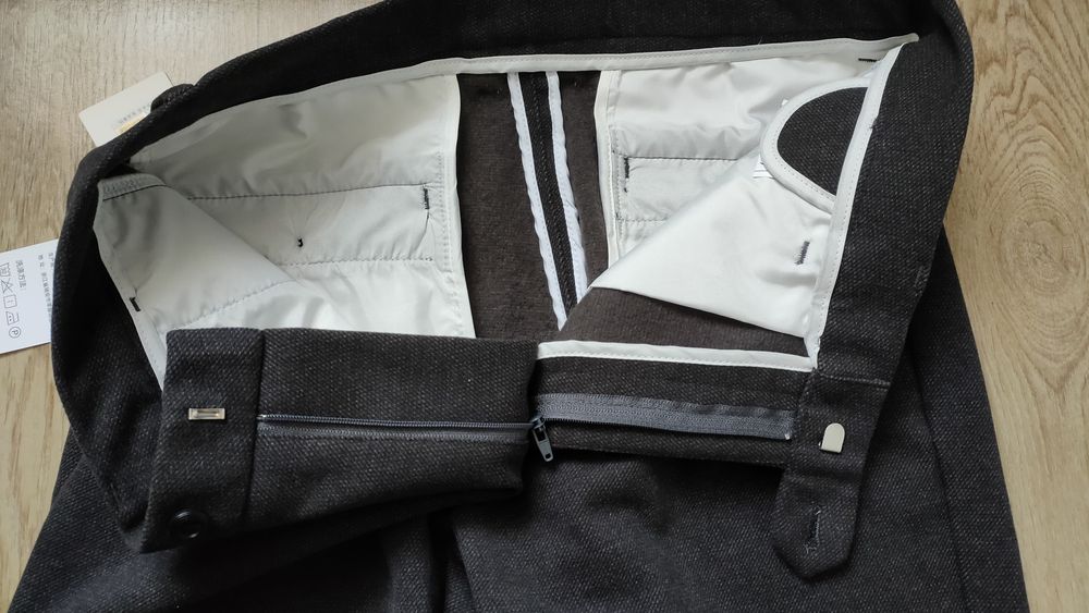 Новые брюки отличного качества