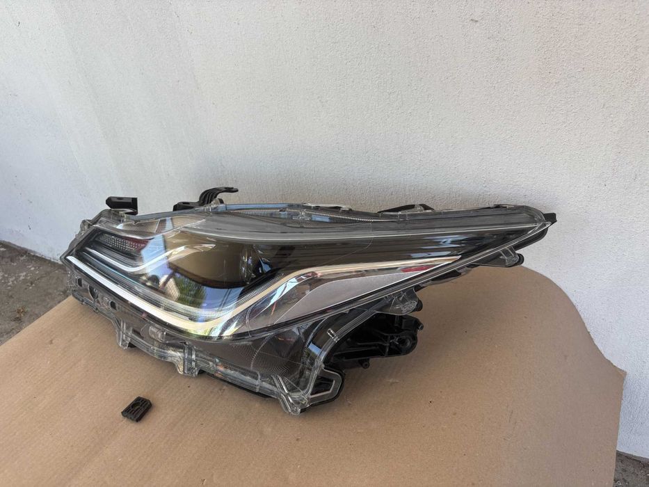 Far stanga full led Toyota Corolla sedan dupa 2018 cod 81150-02T51-00