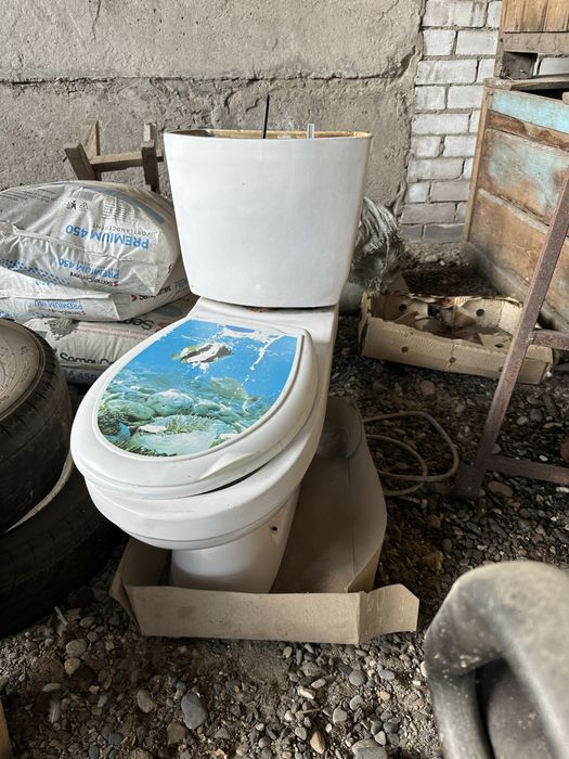 Унитаз новый красивый