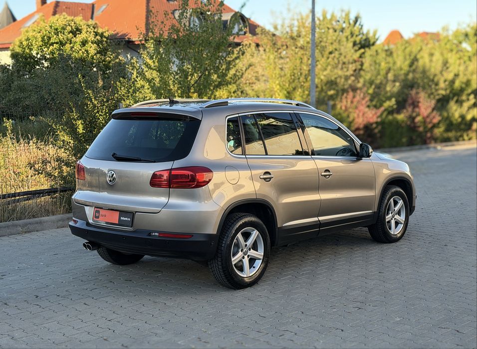 Volkswagen Tiguan / 2.0 TDI / 177 CP / 4x4 / Istoric VW / RAR Efectuat / Anvelope iarnă