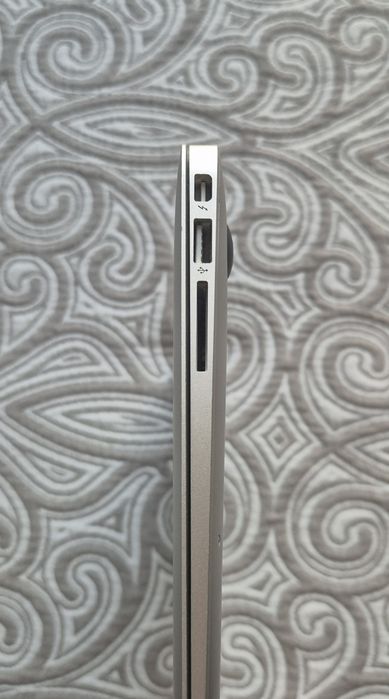 Apple MacBook Air 13" 2017 | i5 | 8 GB RAM | 128 GB SSD + кутия