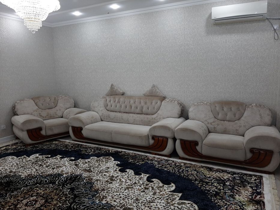 Гостиной диван(тройка)