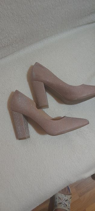 Pantofi roz pudra de gala