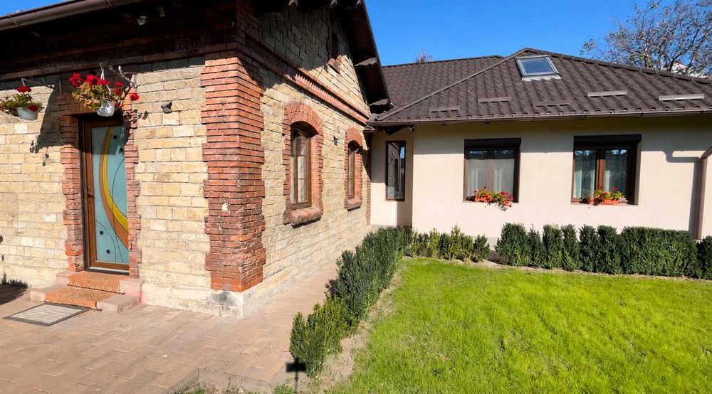 Casa Franceza de vanzare