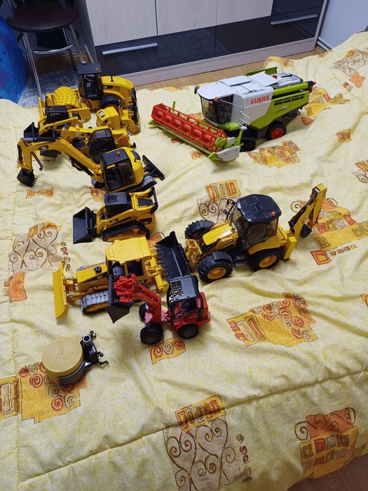 Vând jucării bruder.