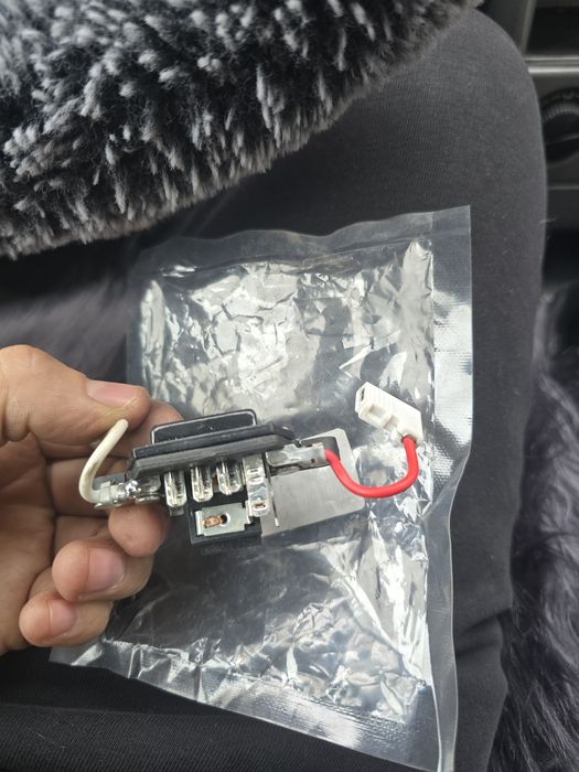 Регулятор напряжение на генератор  6500