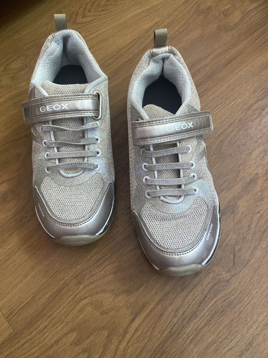 Adidasi Geox  marimea 35