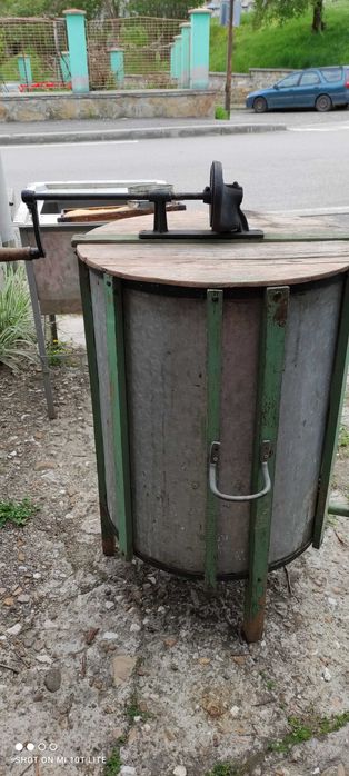 Центрофуга за мед