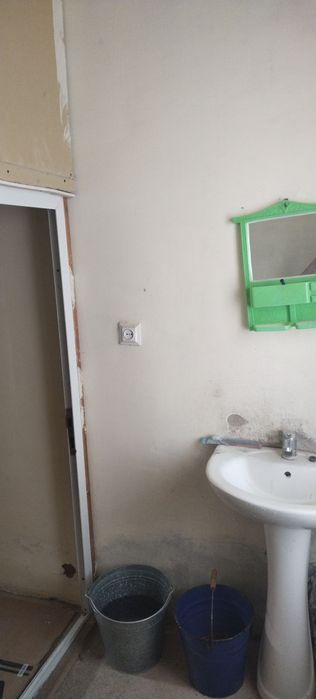 3 xonali dom sotiladi