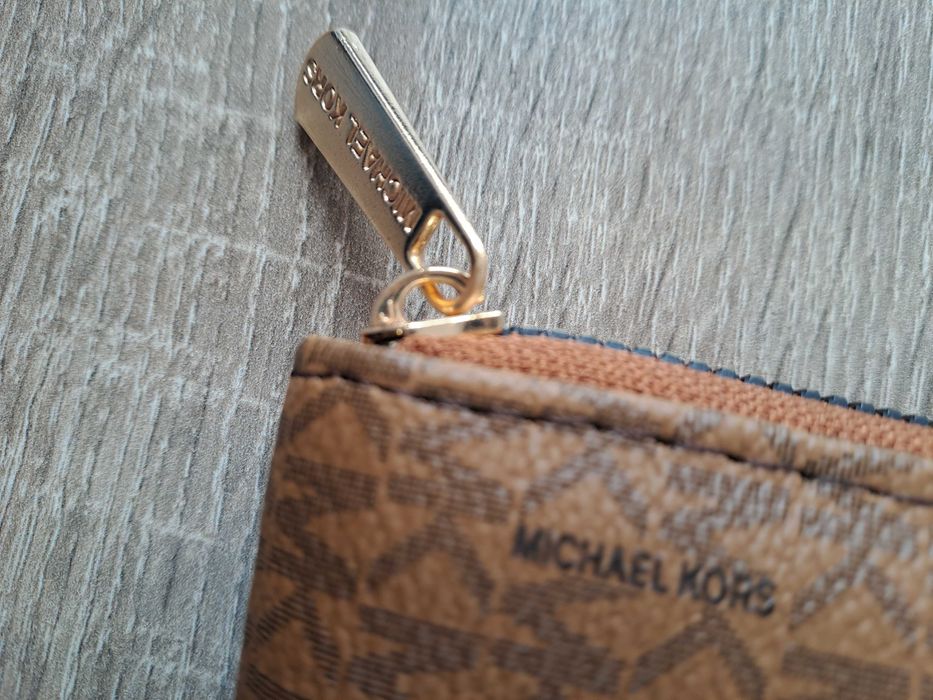 Портмонета на ''MICHAEL KORS''