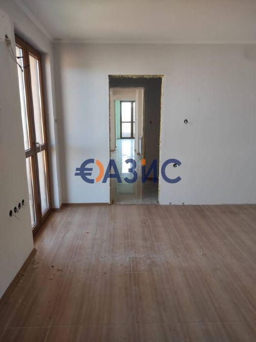 Продава се Тристаен апартамент в Черноморец - 113 кв.м за 947 €/кв.м - Снимка #2