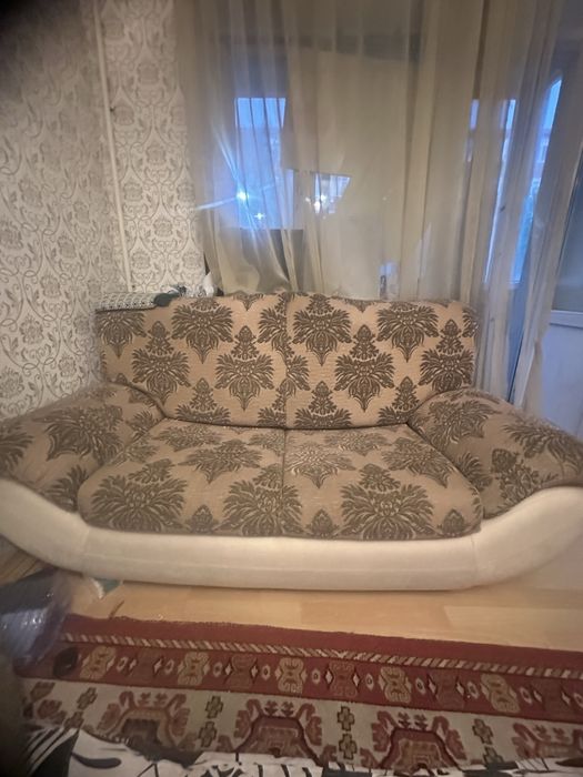 Продам  2 Дивана  в гостиную и кресло