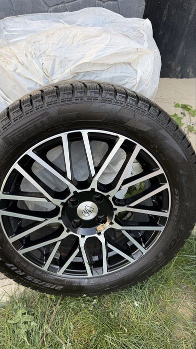 Зимние шины б/у Pirelli Ice Zero 215/55 R17