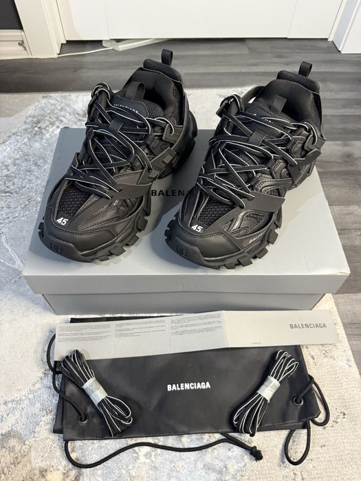 Vand adidasi noi diferite modele