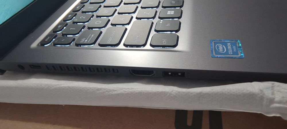 Laptop asus nou intel, nvme ssd, ddr4