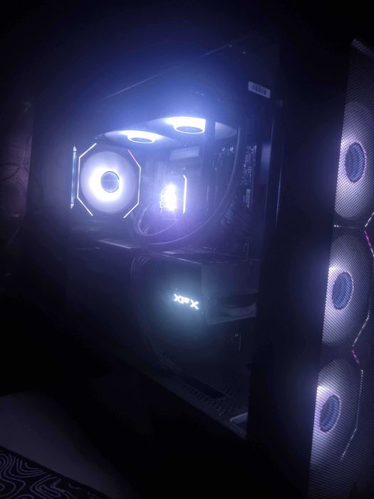 PC Gaming Ryzen 7 9700x 32ram ddr5 1tb b850 wifi6 rx 9070 xt + monitor gigabyte old 27 inch 2k 280 hz