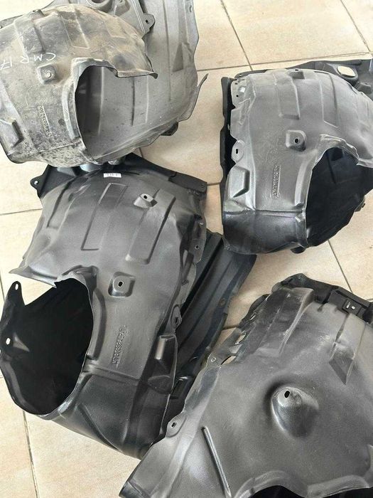 Подкрыльник на Toyota Camry