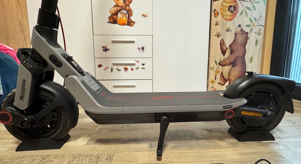 Eлектрическа тротинетка Segway Ninebot E3 Pro 2025