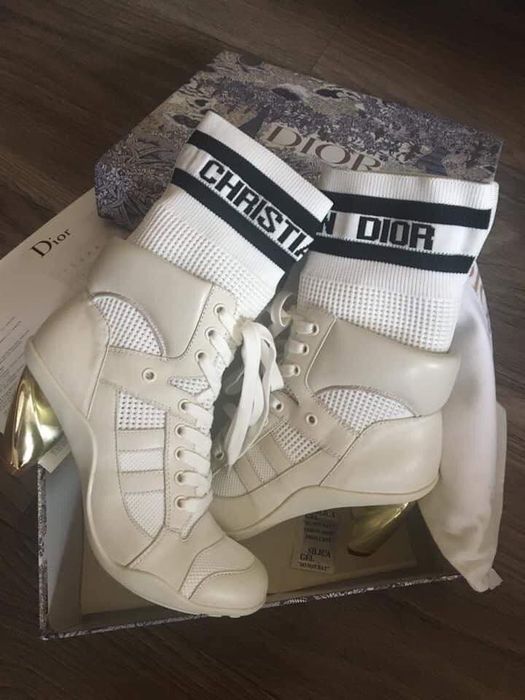 Уникални боти Диор