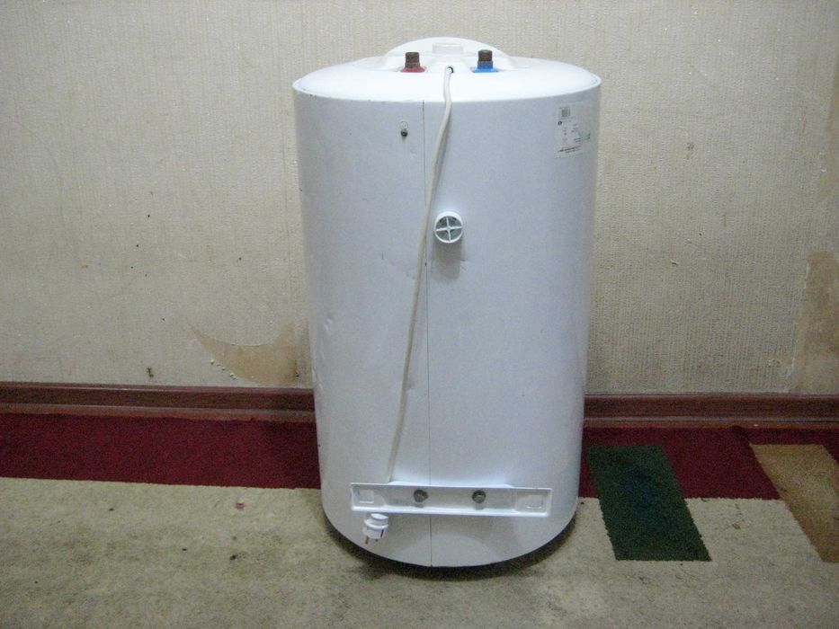 Royal 80L водонагреватель накопительный отличном рабочим состоянии!