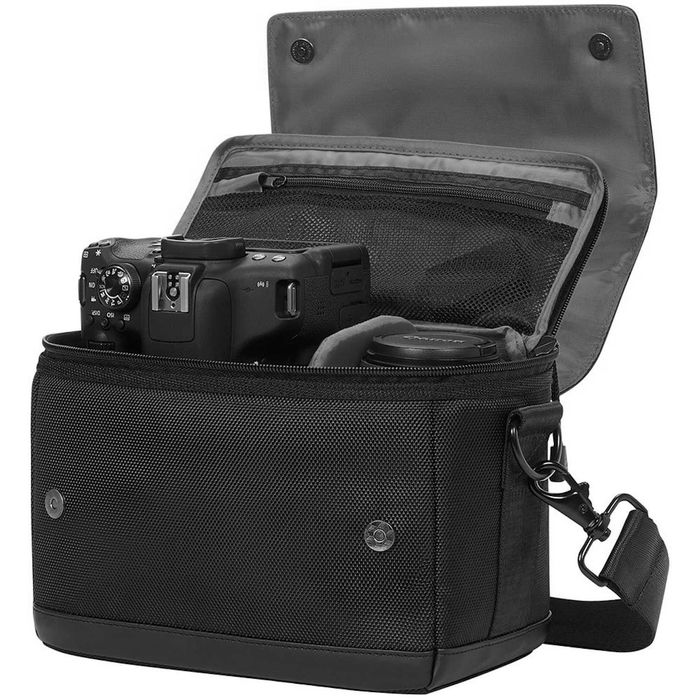 CANON EOS 750D cu obiectiv 18-55 mm + geanta telecomanda trepied cort