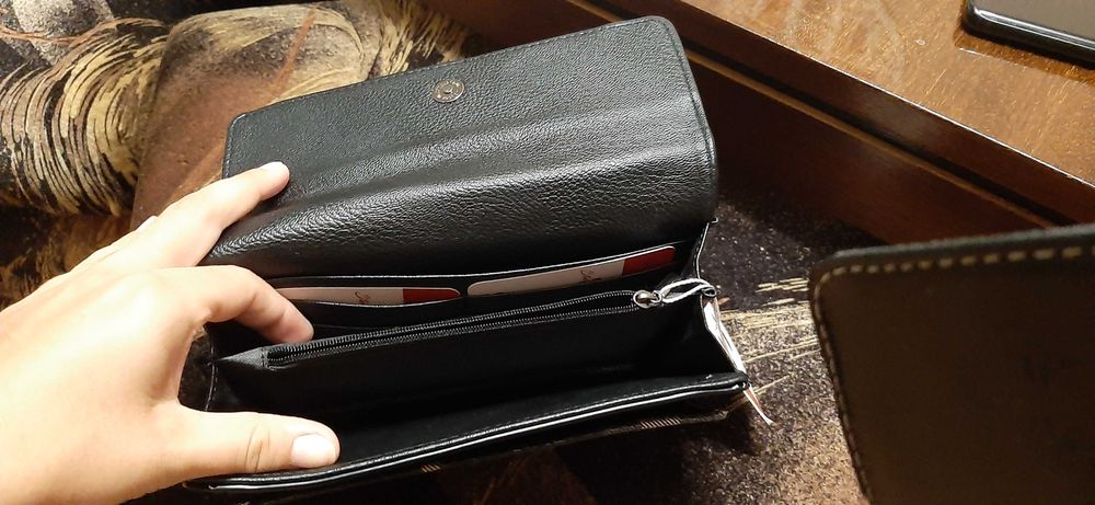 Дамски портомонета