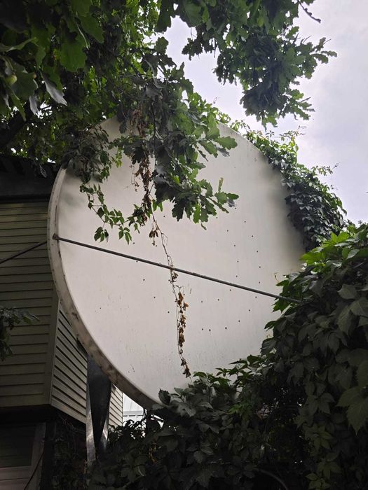 Антенна спутниковая, офсетная, параболическая, 2,4 м (2,4 к-т АУМ)