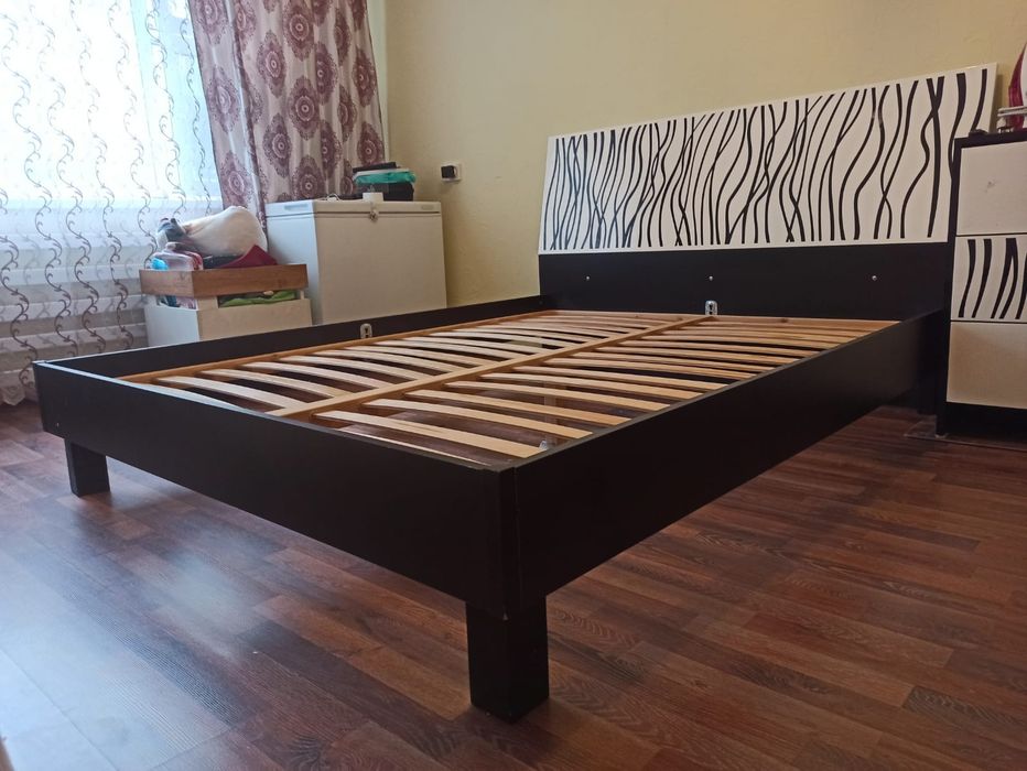 Кровать двуспальная