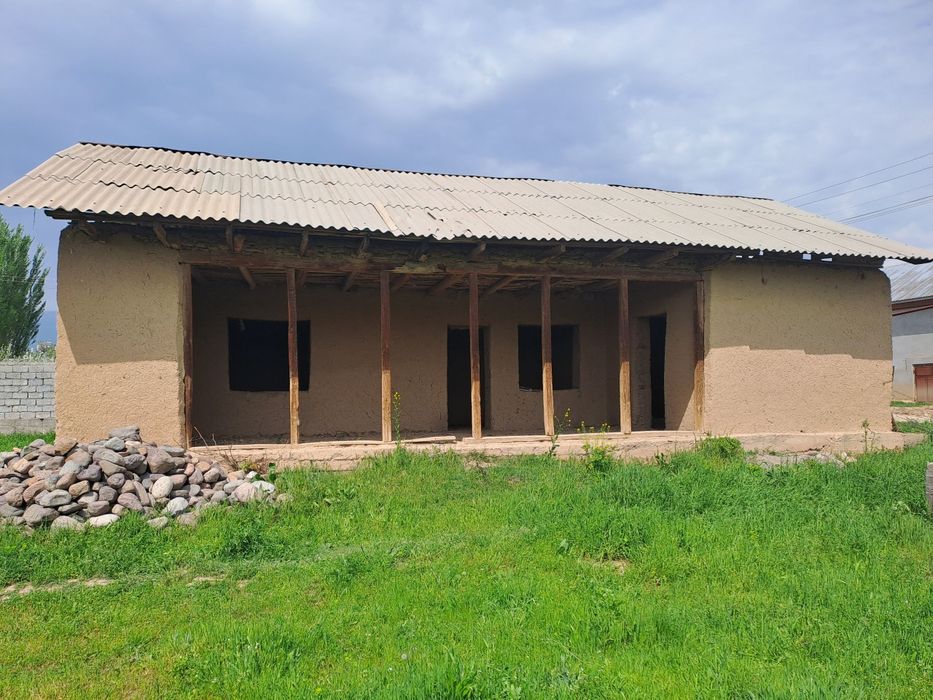 Oqtoshdan 5 sotix yer sotiladi