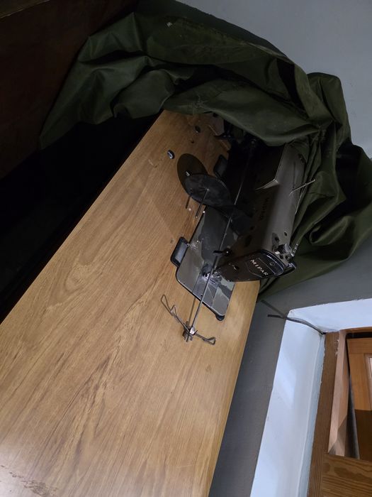 Продам швейную машинку