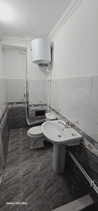 Элободда квартира сотилади 
-1 қаватда 2 хоналик. 
Жиҳозлари бор. Кон