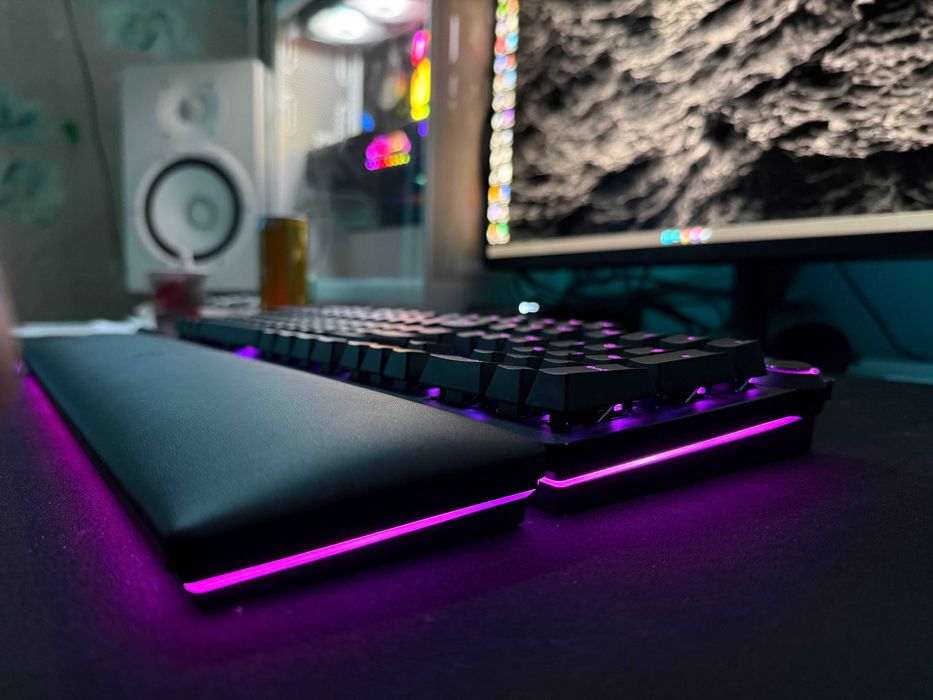 Razer Huntsman V2 Analog, RGB, черна