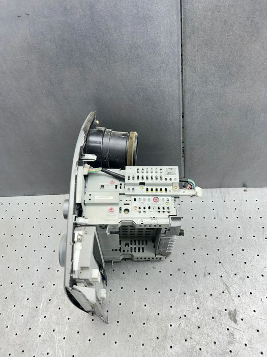 Consola centrala+radio cd+comanda ac Mazda 6 2002