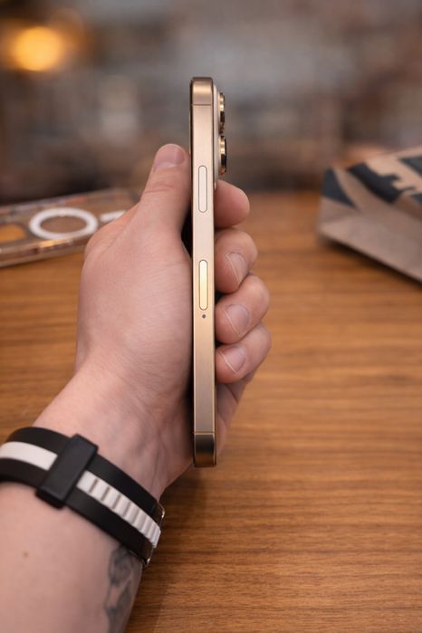 Iphone 16 pro de vanzare