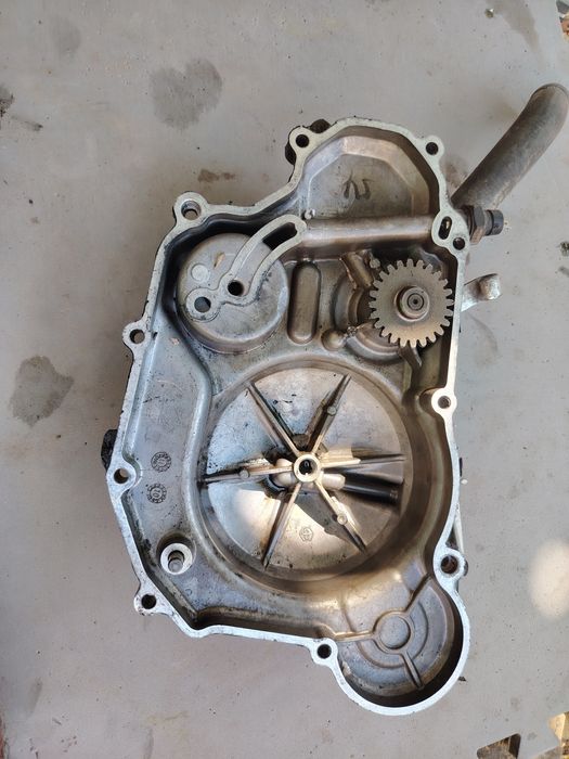 Capac filtru ulei si capac Pompă de apă Aprilia RS4 125 2014-2024