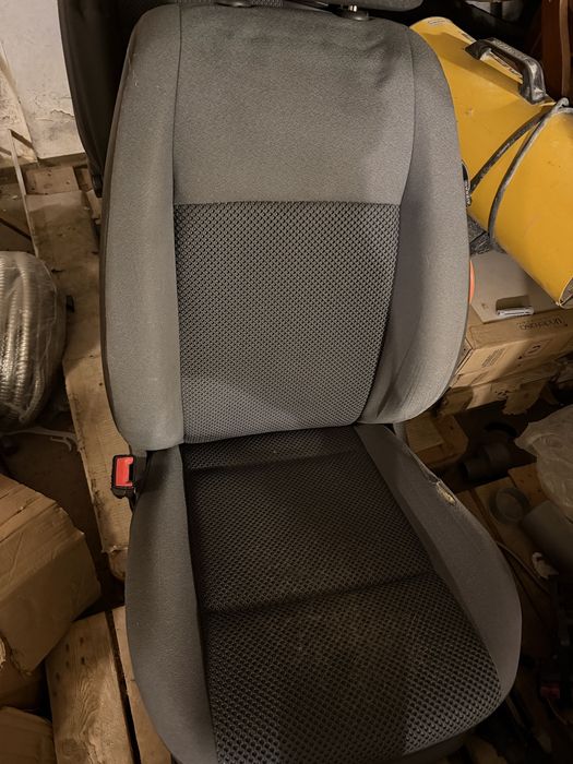 Scaune Volkswagen Amarok cu airbaguri