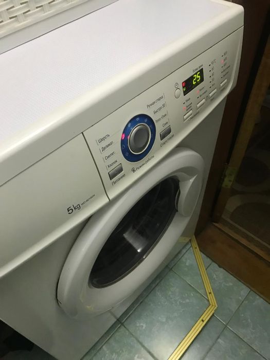 Продам стиральную машинку.шее,
