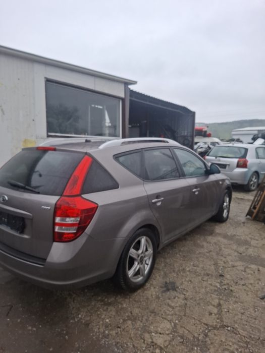 KIA Ceed 1.6 CRDi 2009 г. 90 к.с