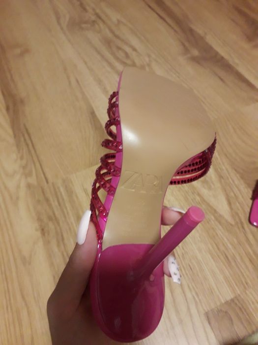 Обувки Зара с камъчета