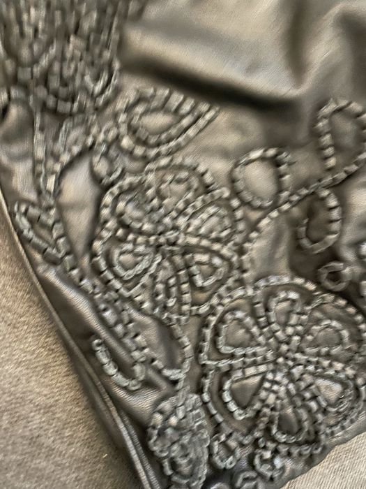 Кожена чанта с цветя