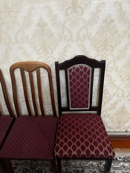 Стол со стульями