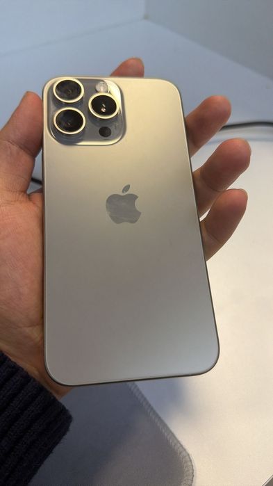 Продам Айфон 15 про макс 256