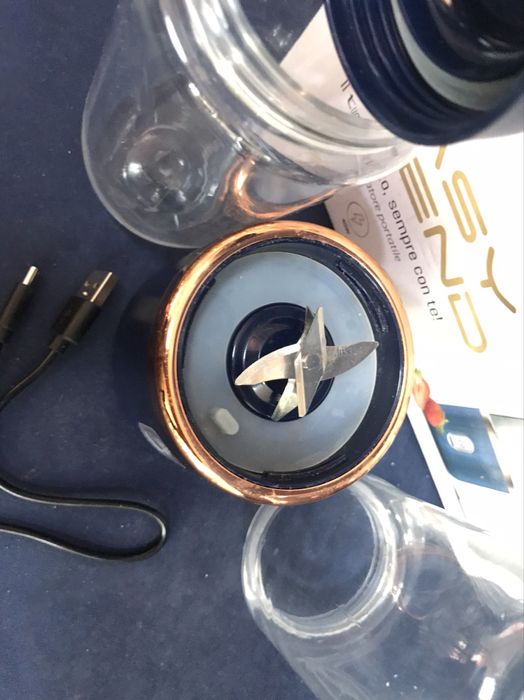 Преносим акумулаторен блендер