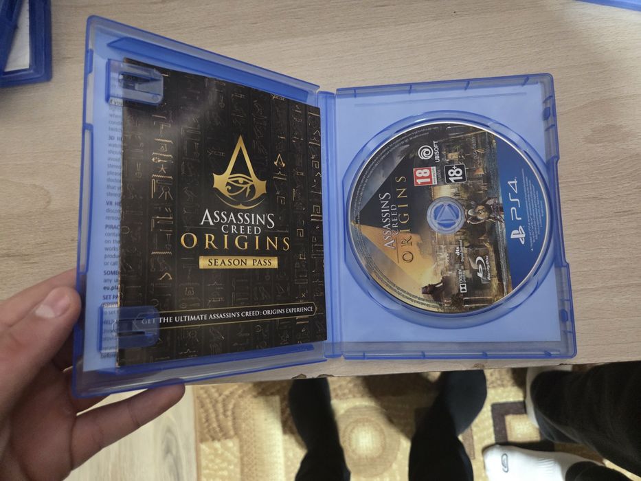 PS 4 slim cu controler ul custom + 4 jocuri