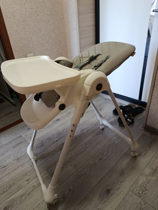 Продам стульчик для кормления недорого