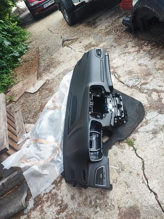 Vînd plansa bord renault megane 4 2019