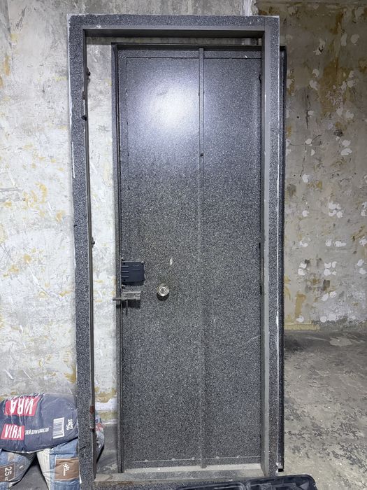 Железная дверь б/у