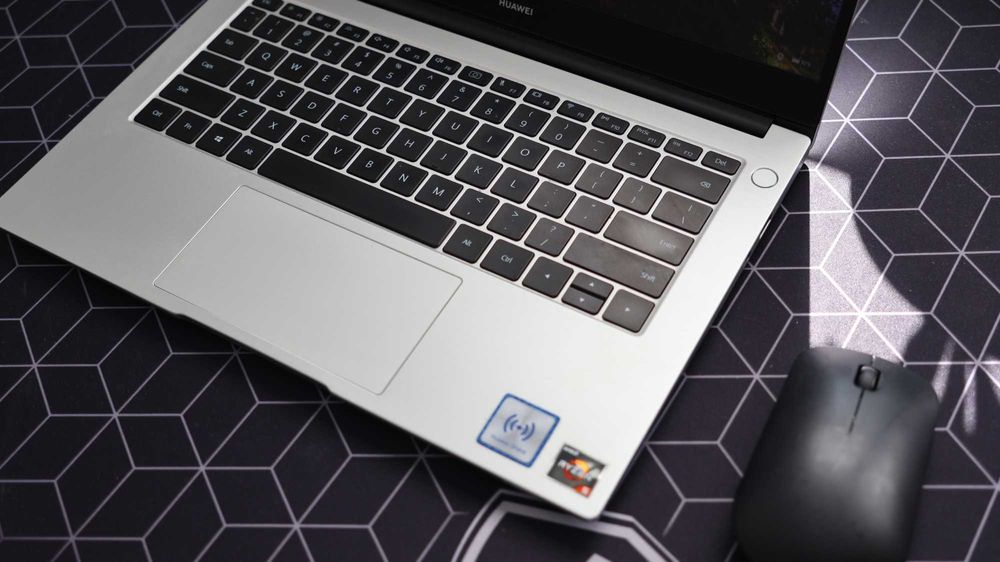 Laptop Huawei MateBook D14 Ryzen 5/ 8GB RAM/ SSD 512GB + mouse Huawei