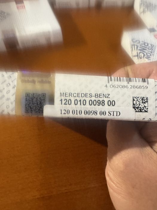 Продавам комплект сегменти за мерцедес двигател m157 63 amg