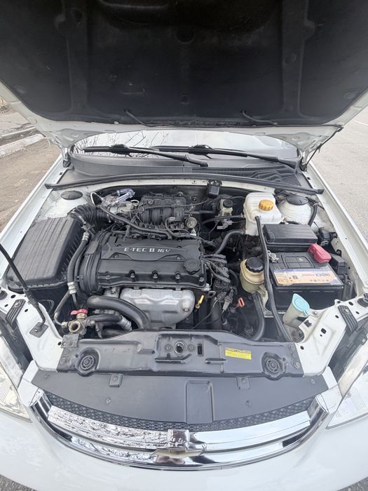 Родпется автомобиль Lacetti